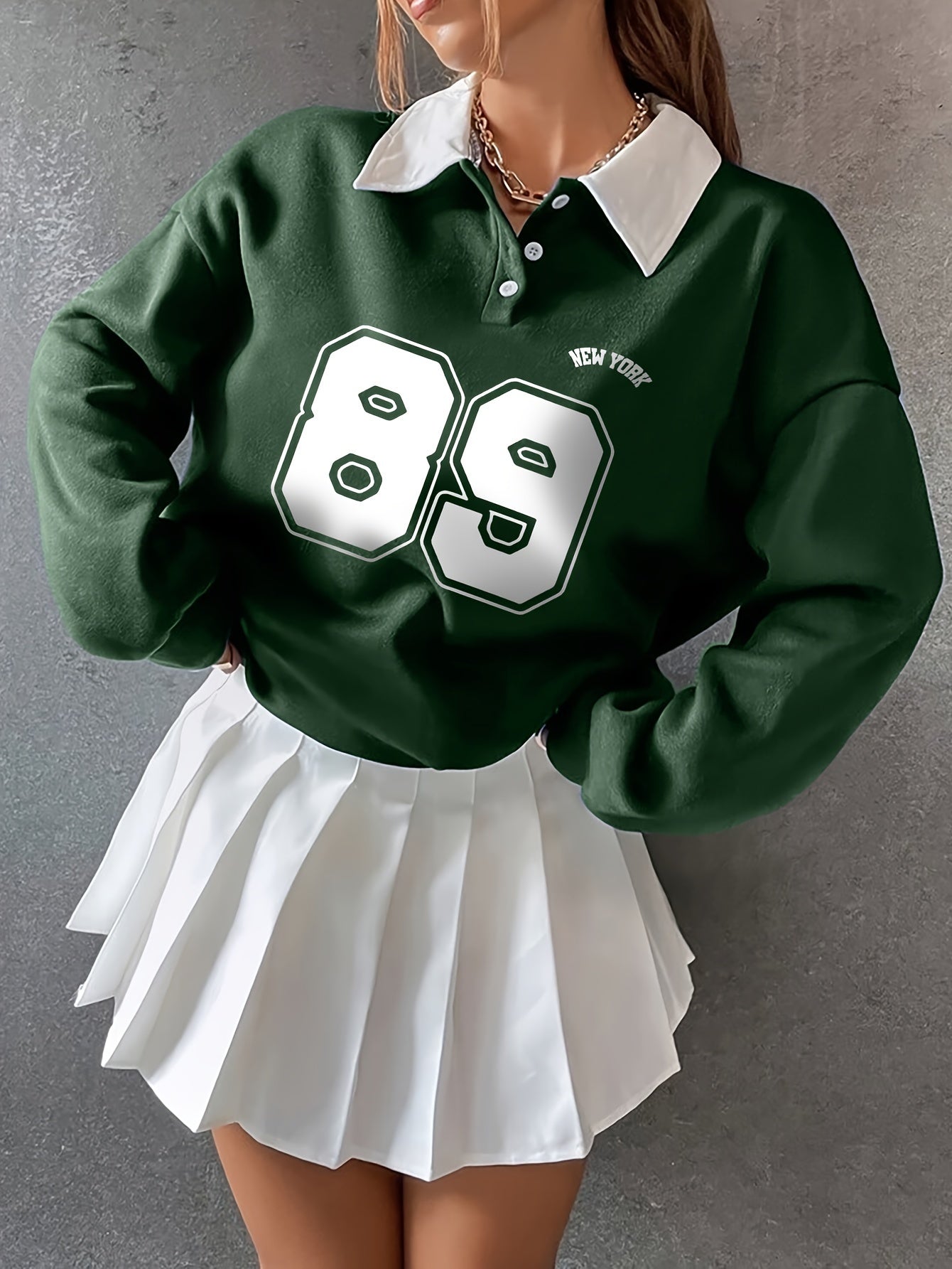 Women’s sweatshirt with elegant collar