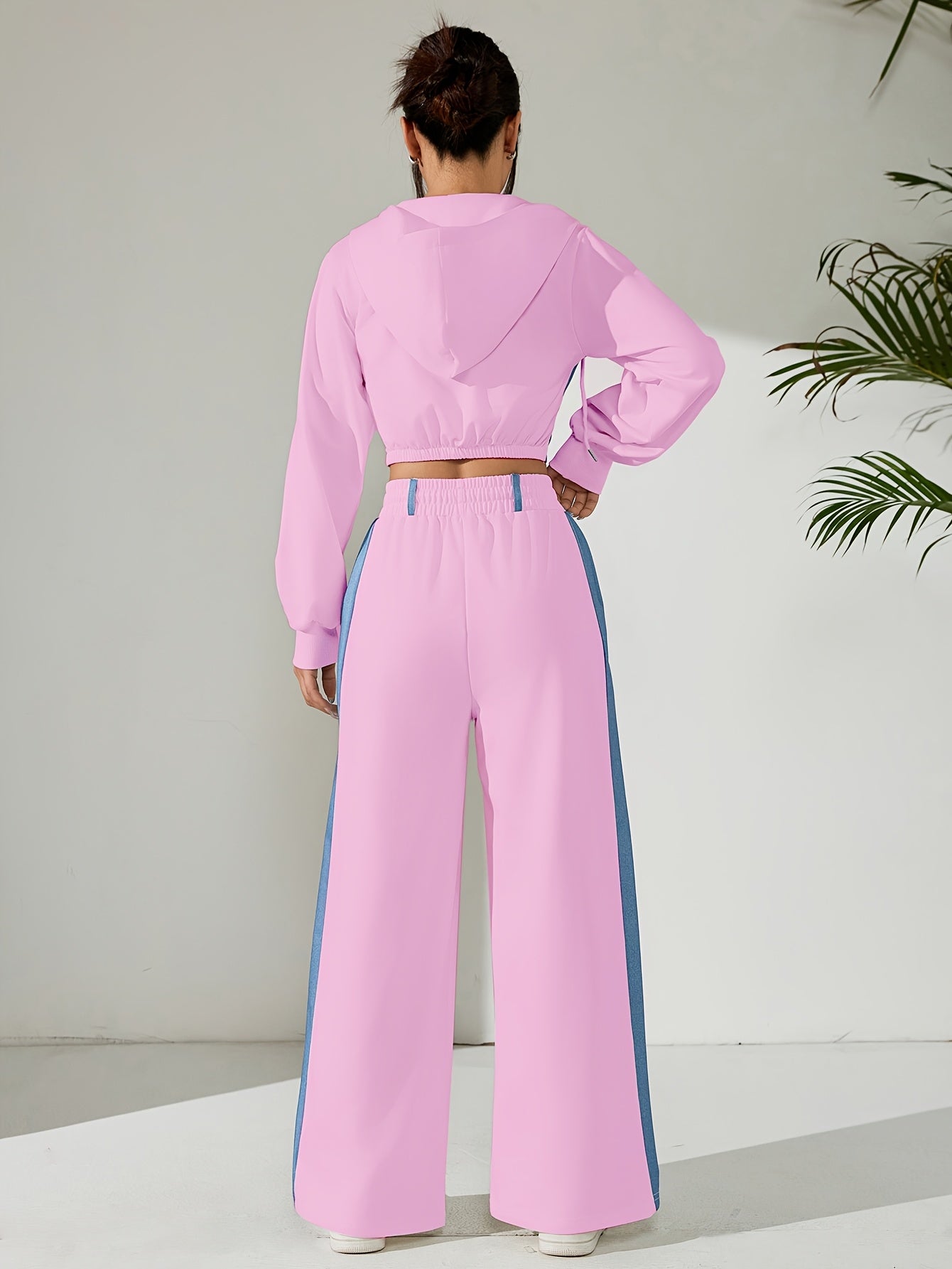 Stylish two-piece women’s set