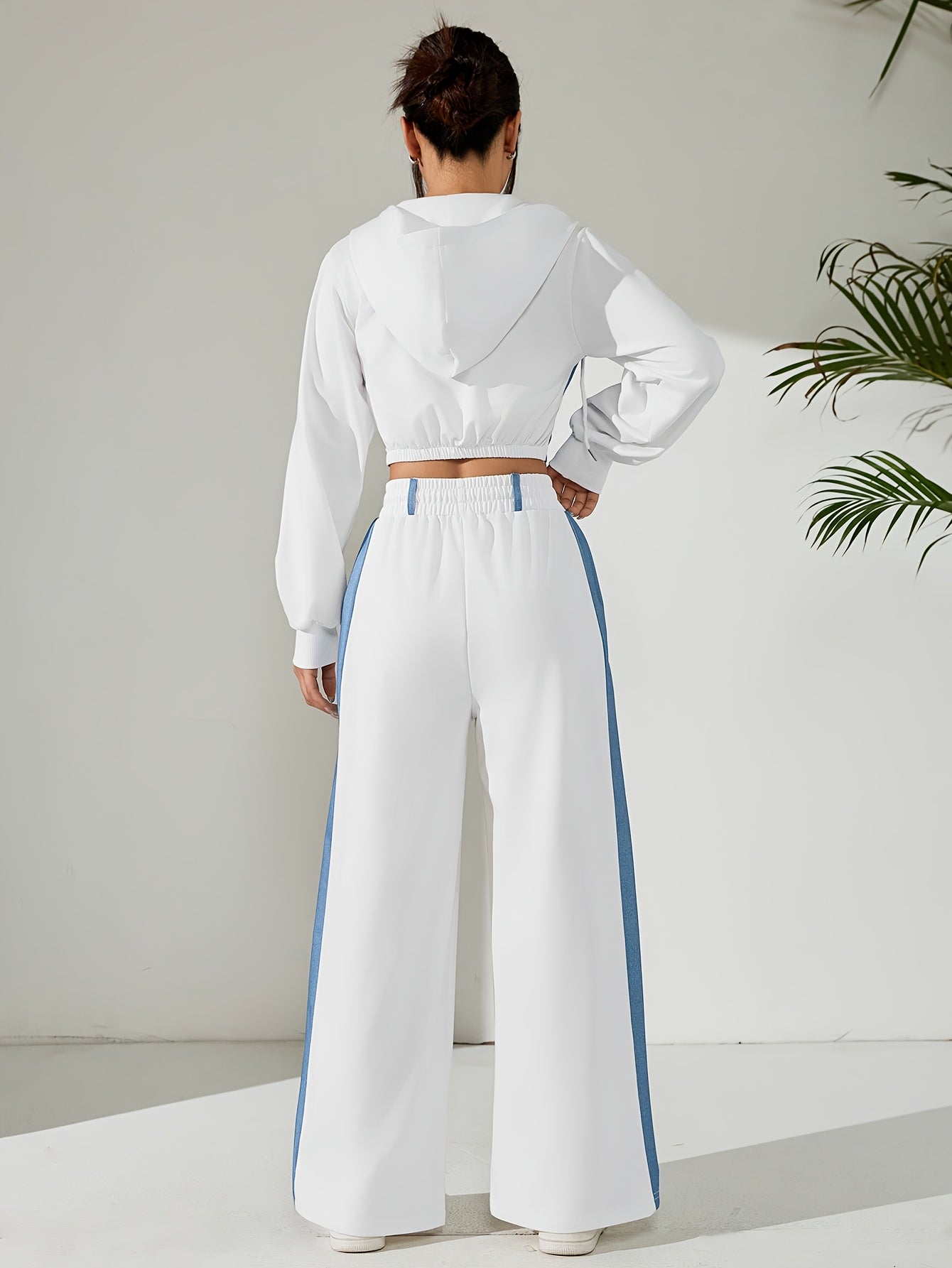 Stylish two-piece women’s set