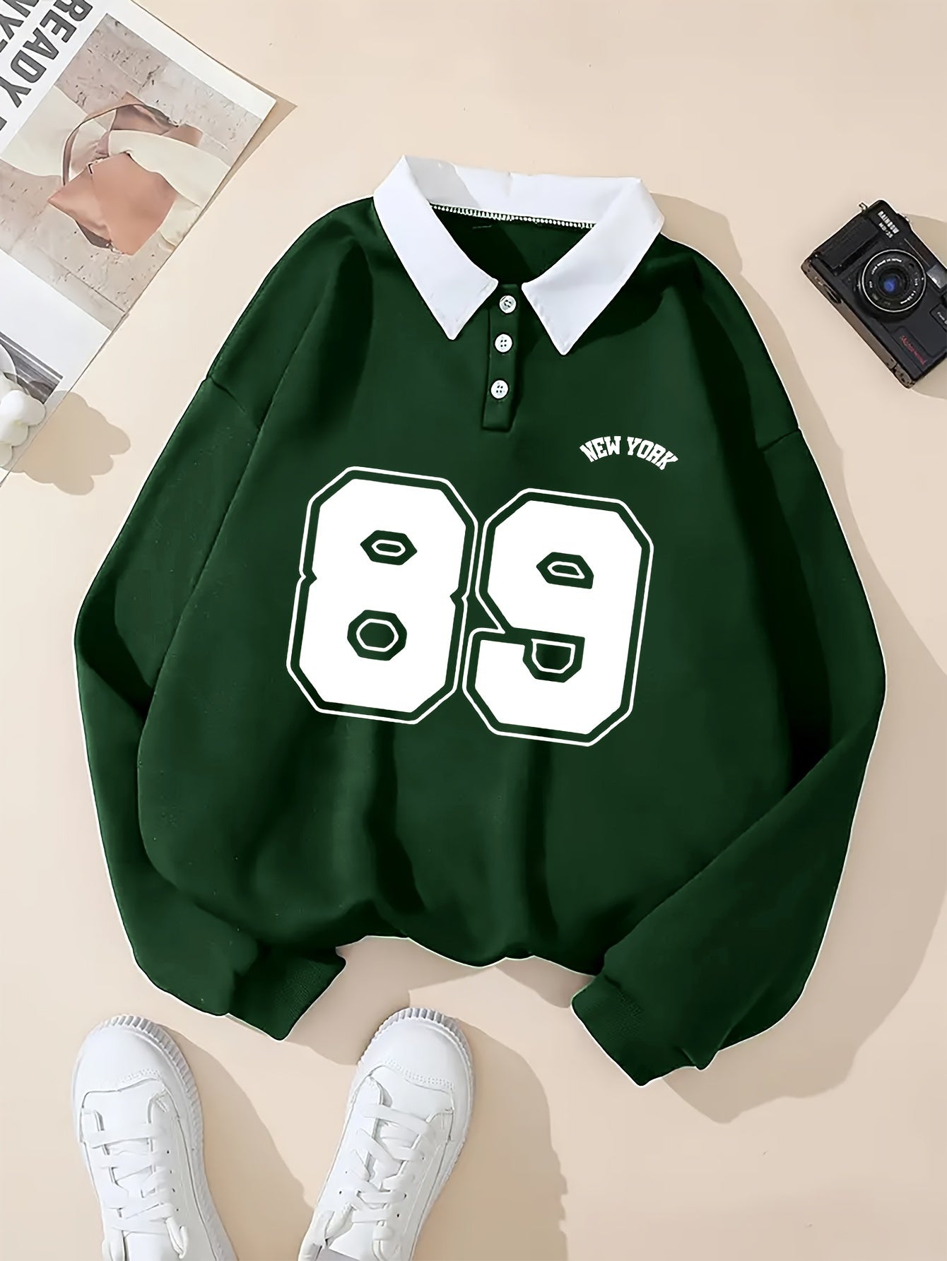 Women’s sweatshirt with elegant collar