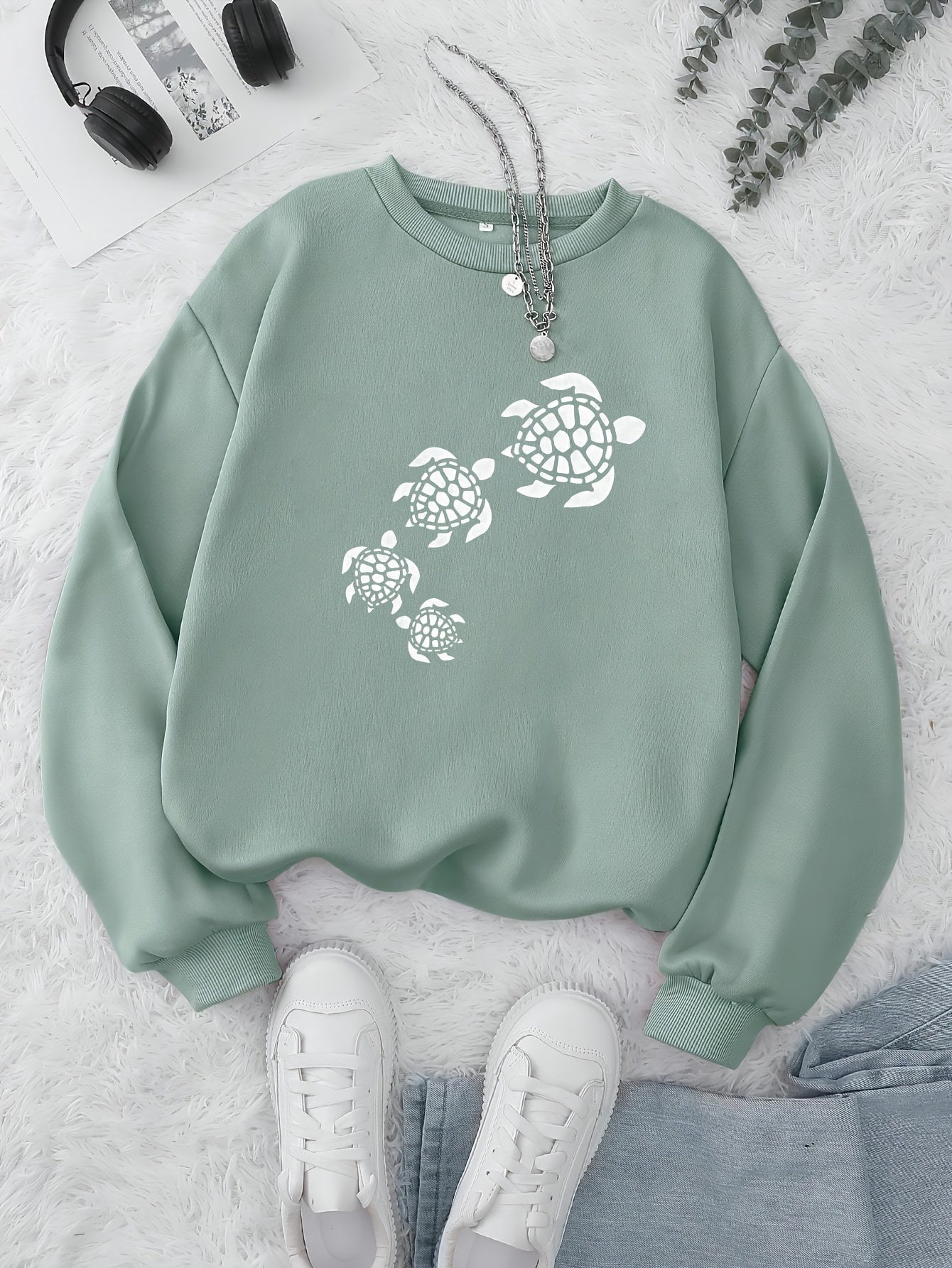 sweatshirt with turtle print
