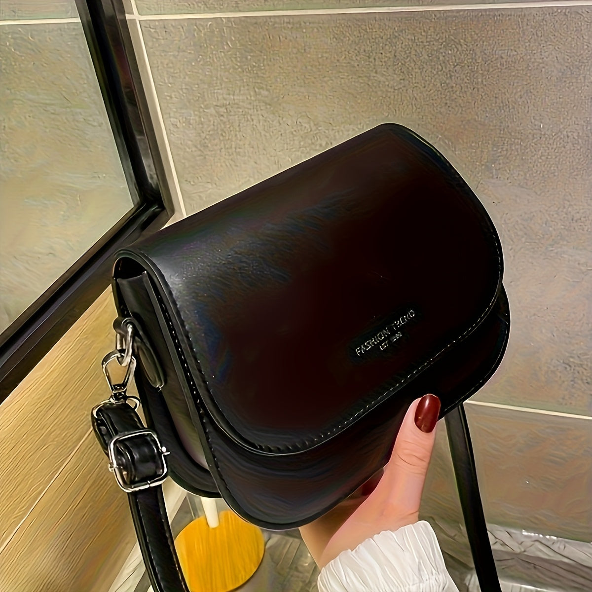 Minimalist square-design handbag