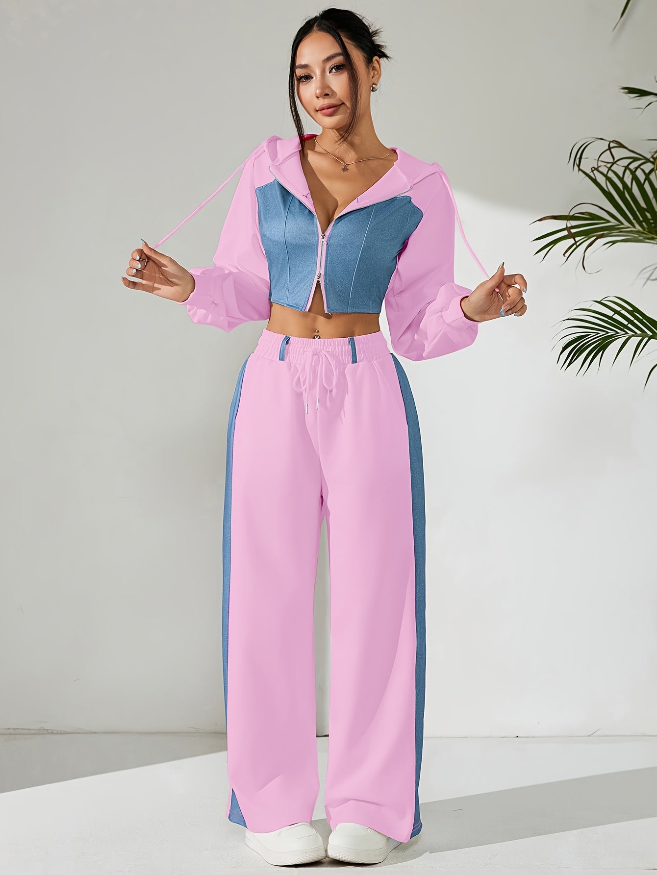 Stylish two-piece women’s set
