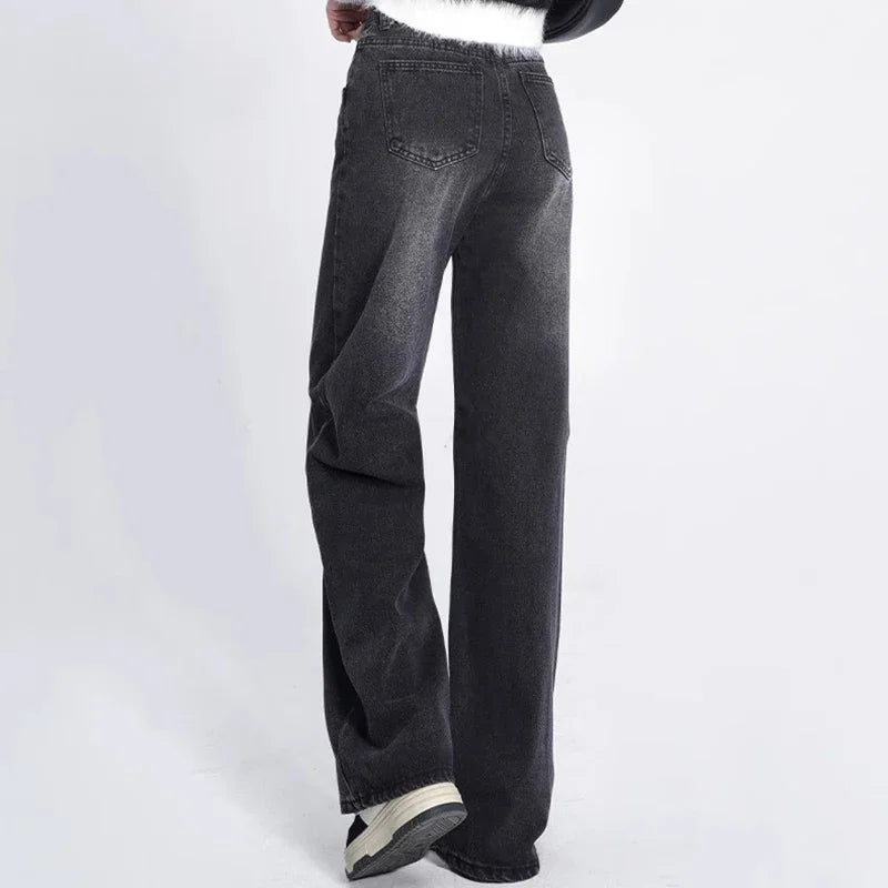 High-waisted retro American-style jeans