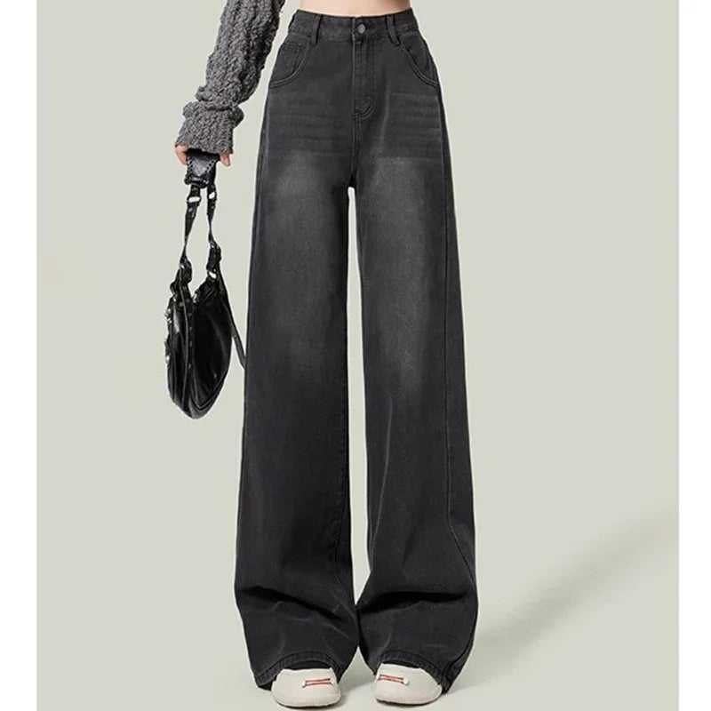 High-waisted retro American-style jeans
