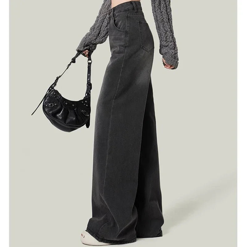 High-waisted retro American-style jeans