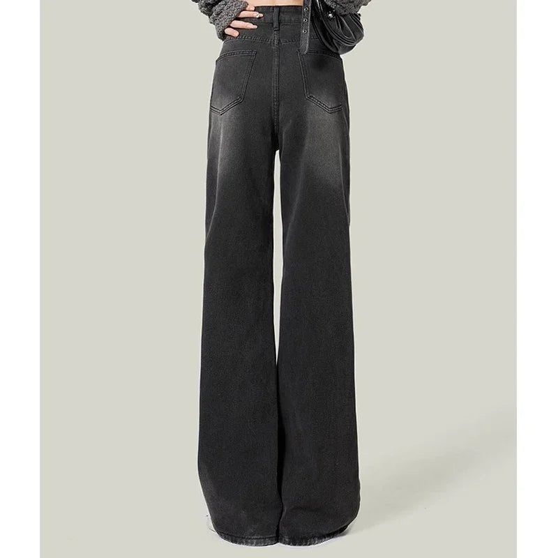 High-waisted retro American-style jeans