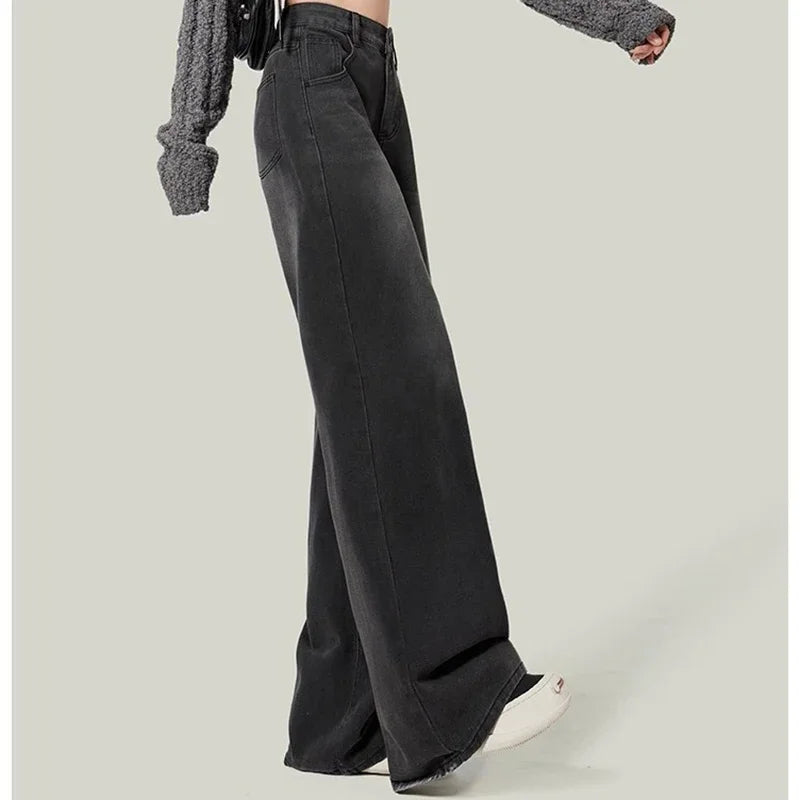 High-waisted retro American-style jeans