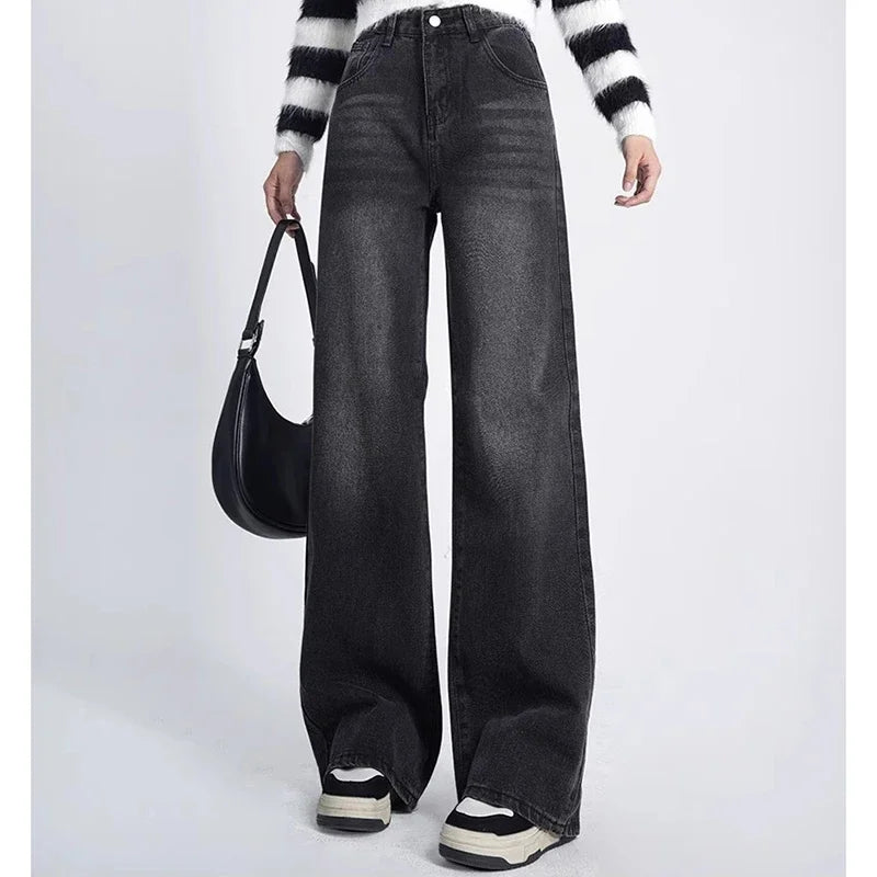 High-waisted retro American-style jeans