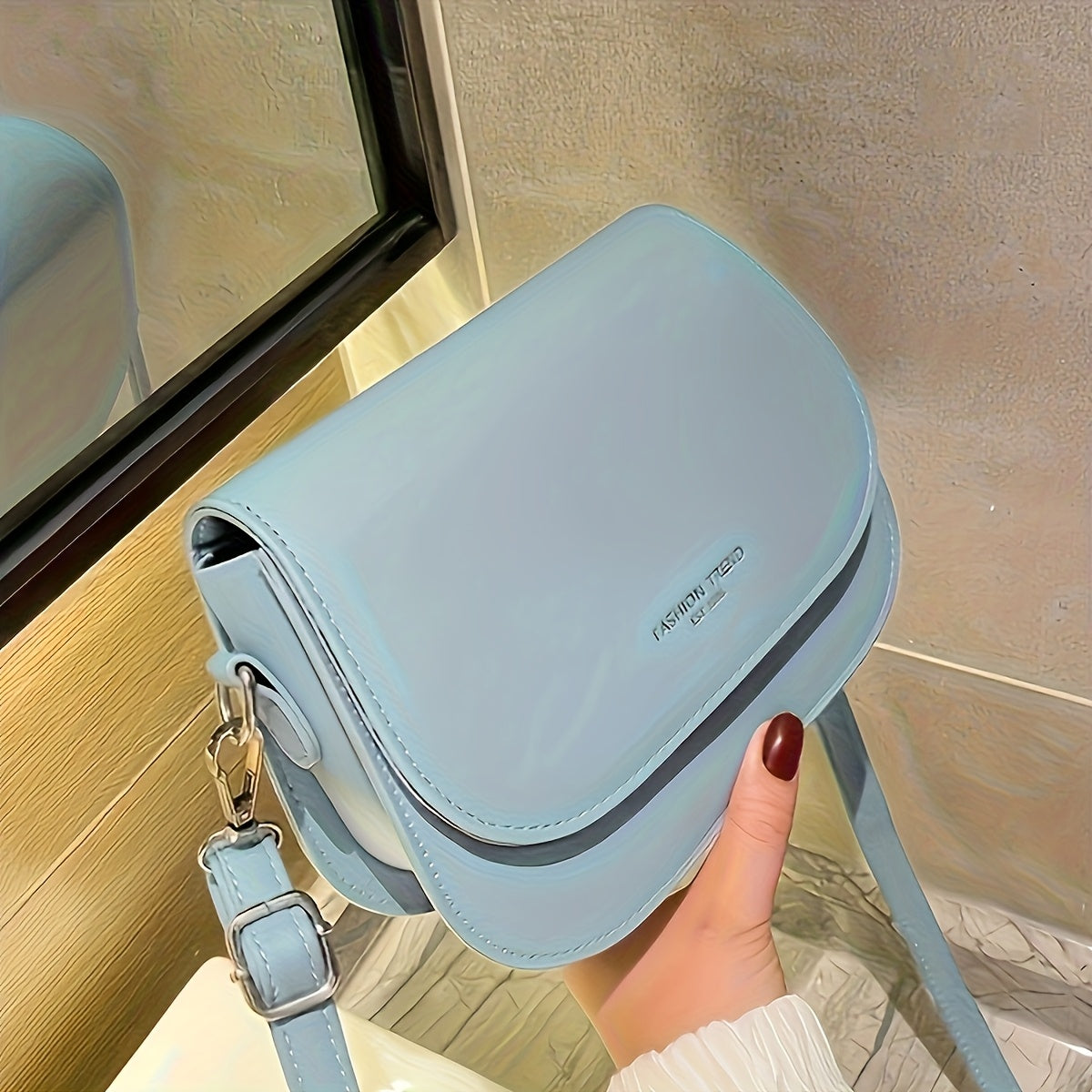 Minimalist square-design handbag