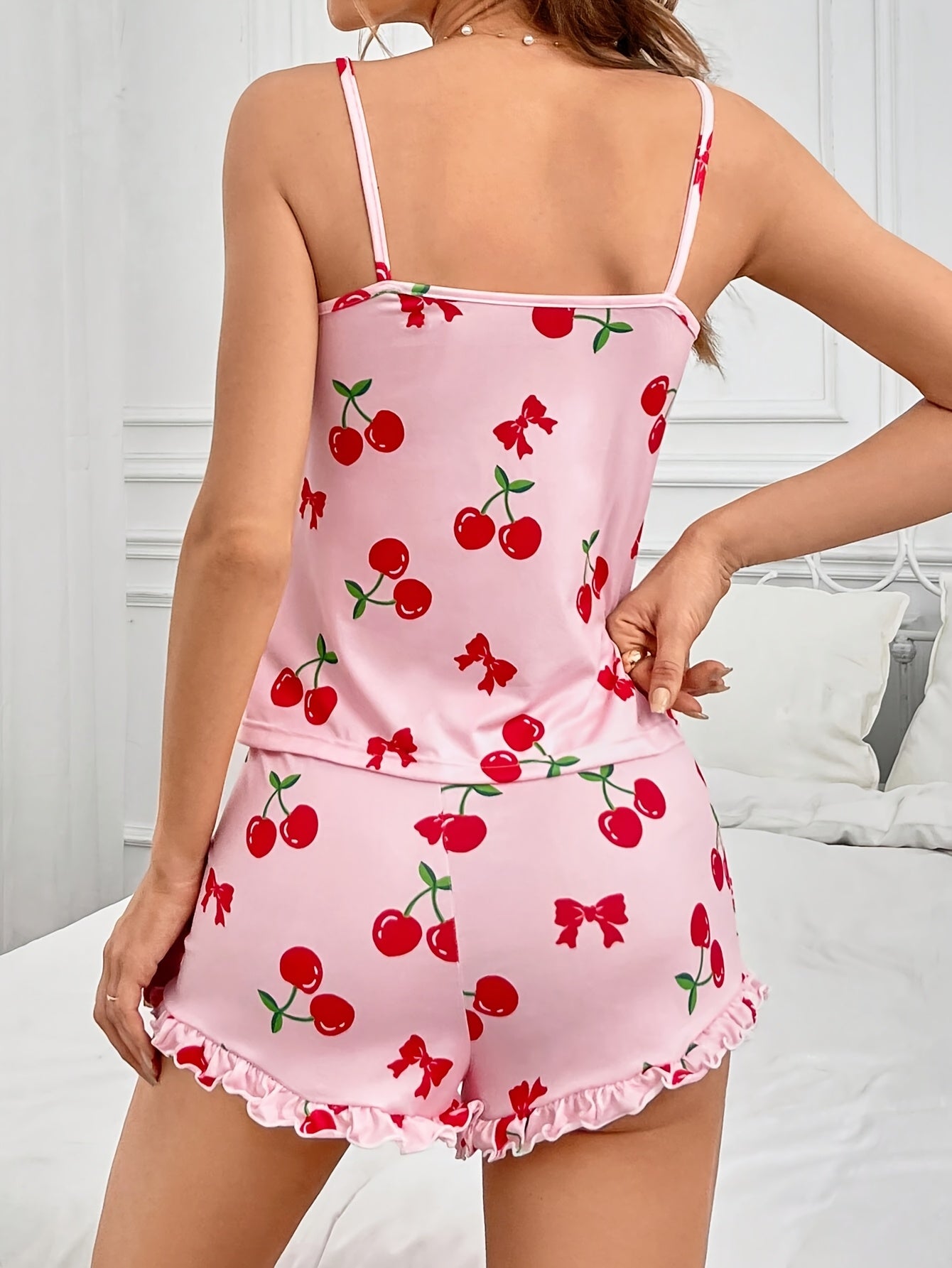 Elegant women’s pajama set with daisy print