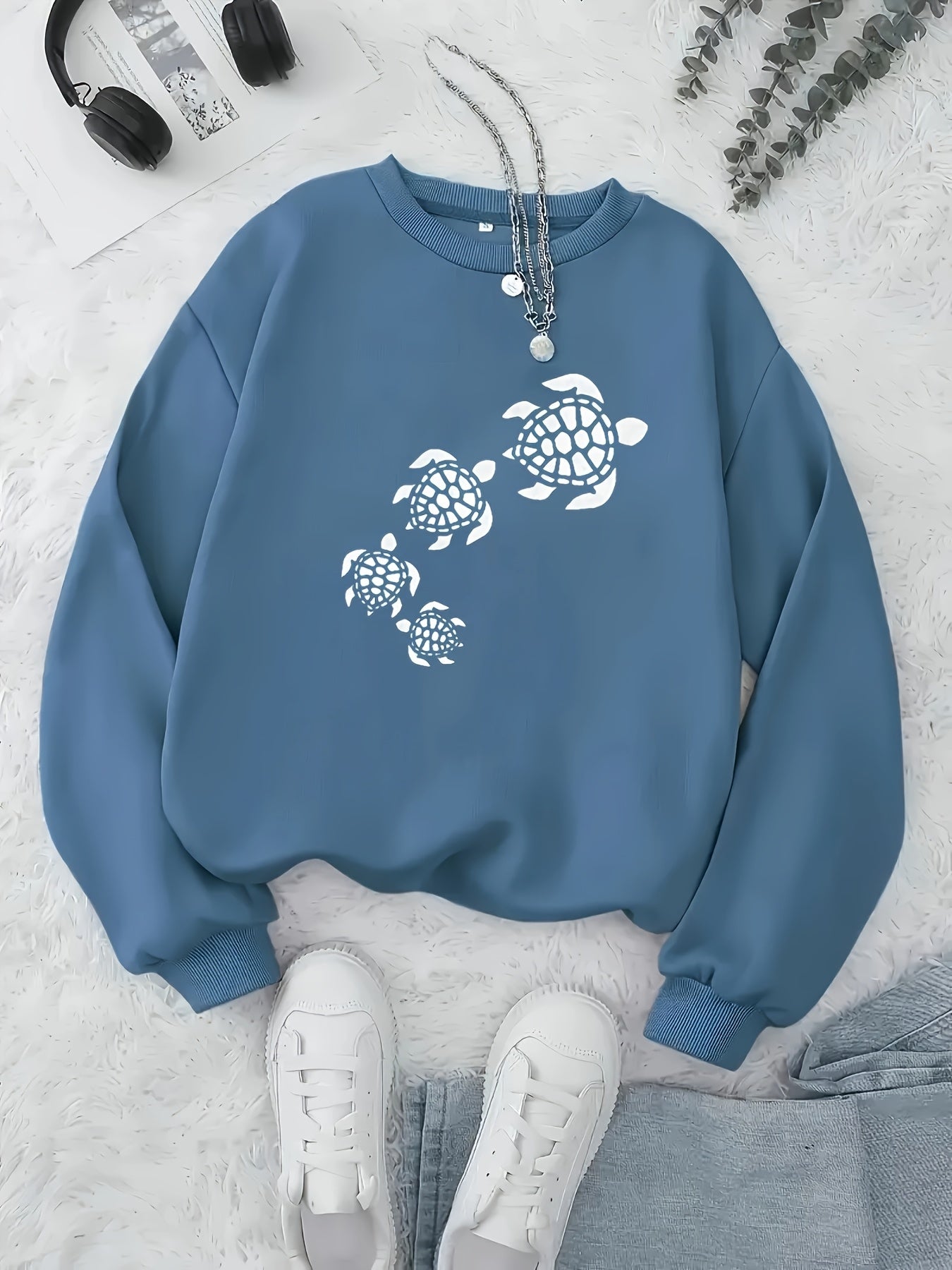 sweatshirt with turtle print