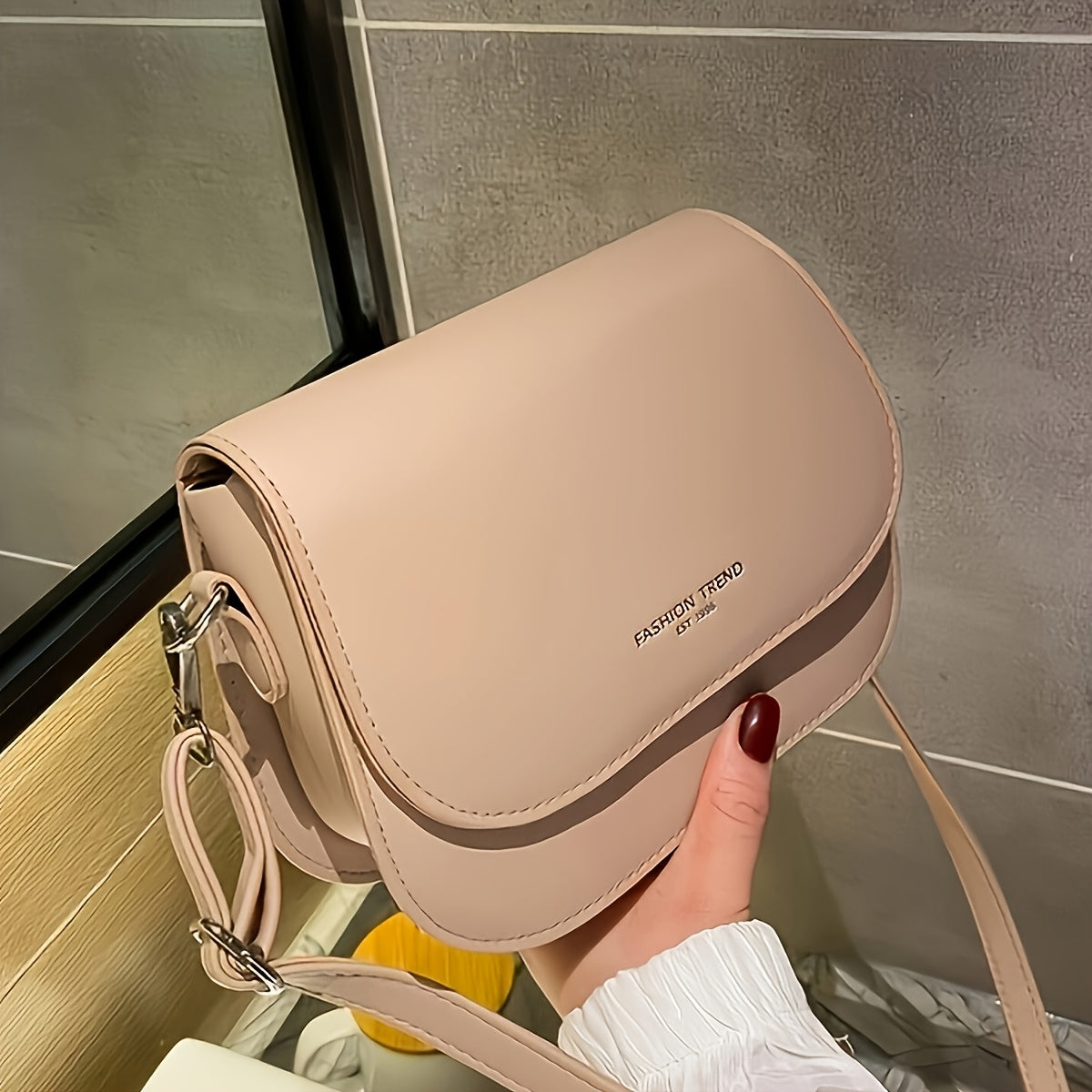 Minimalist square-design handbag
